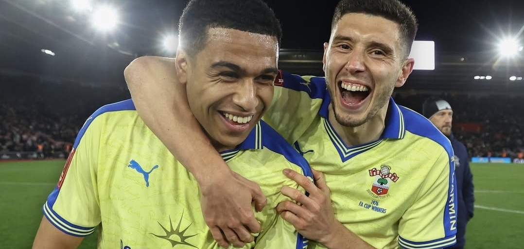 La «pálida» del Arsenal sigue tras la fecha FIFA y el Southampton lo saca de la FA Cup