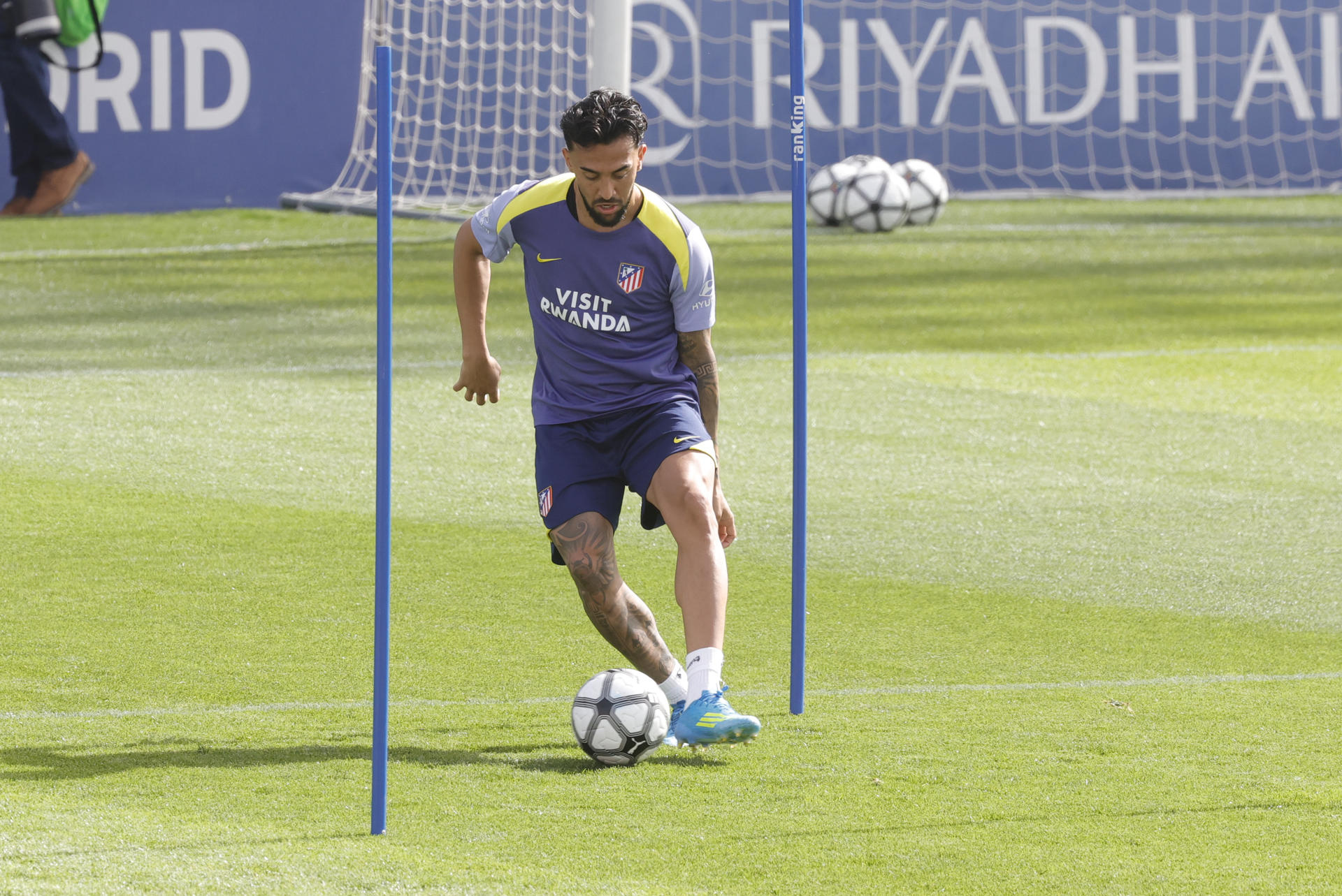Nico González, durante el entrenamiento..-EFE/ Zipi Aragón