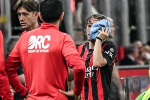 El jugador del AC Milan Luka Modric abandona el terreno de juego duante el partido de la Serie Aque han jugado AC Milan y Juventus en Milan, Italia. EFE/EPA/MATTEO BAZZI