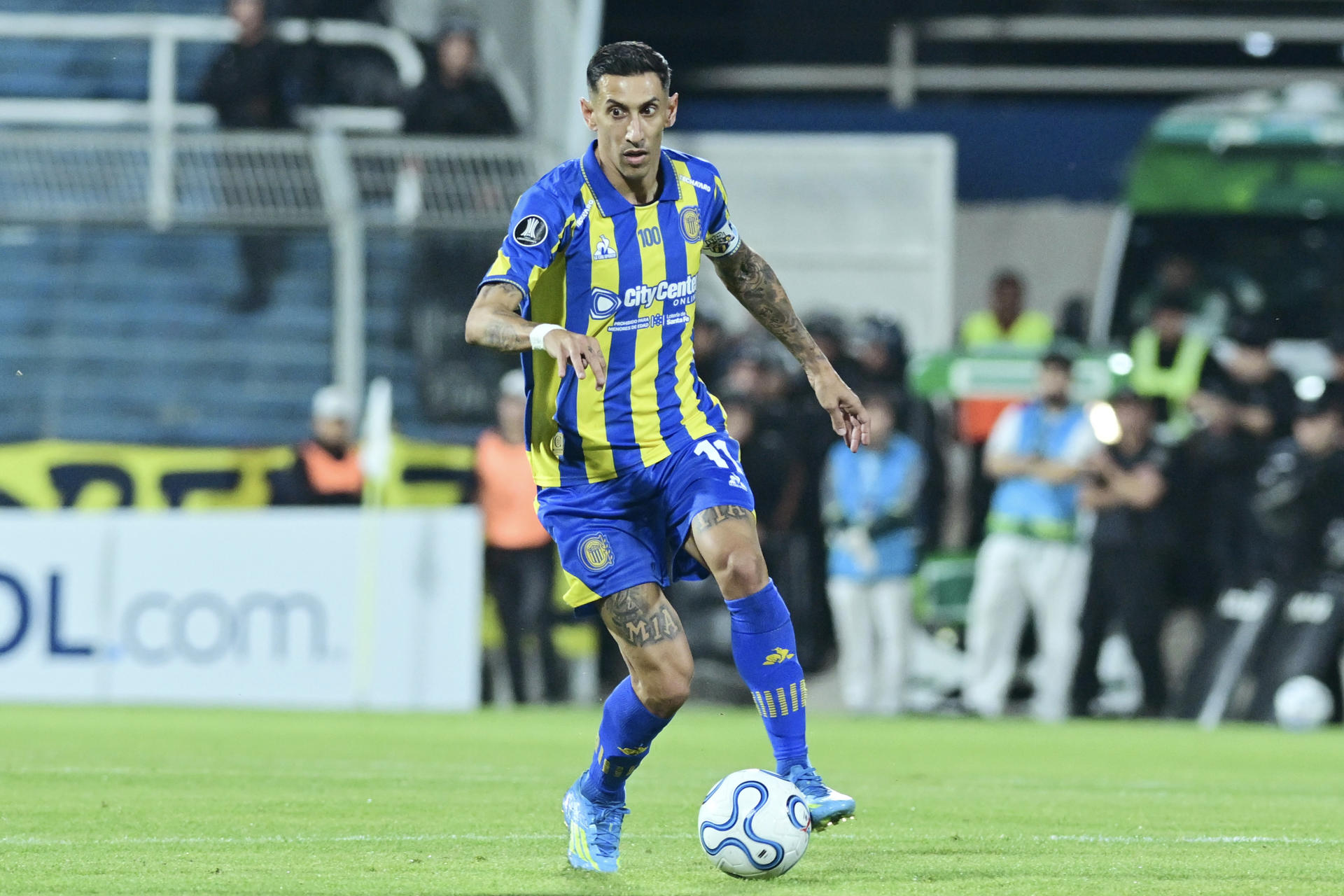 Un Libertad en crisis recibe al Rosario Central del argentino Di María, que busca su primer triunfo