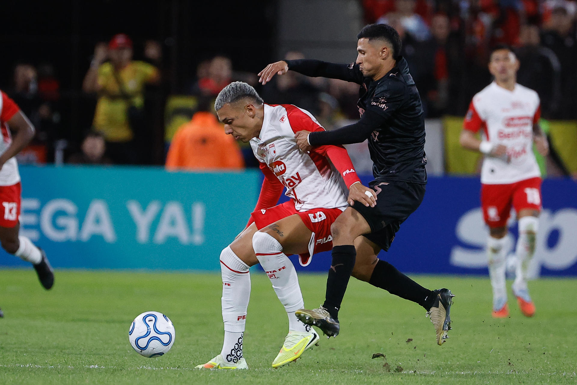 Santa Fe de Colombia se juega la vida ante un Corinthians que busca la clasificación