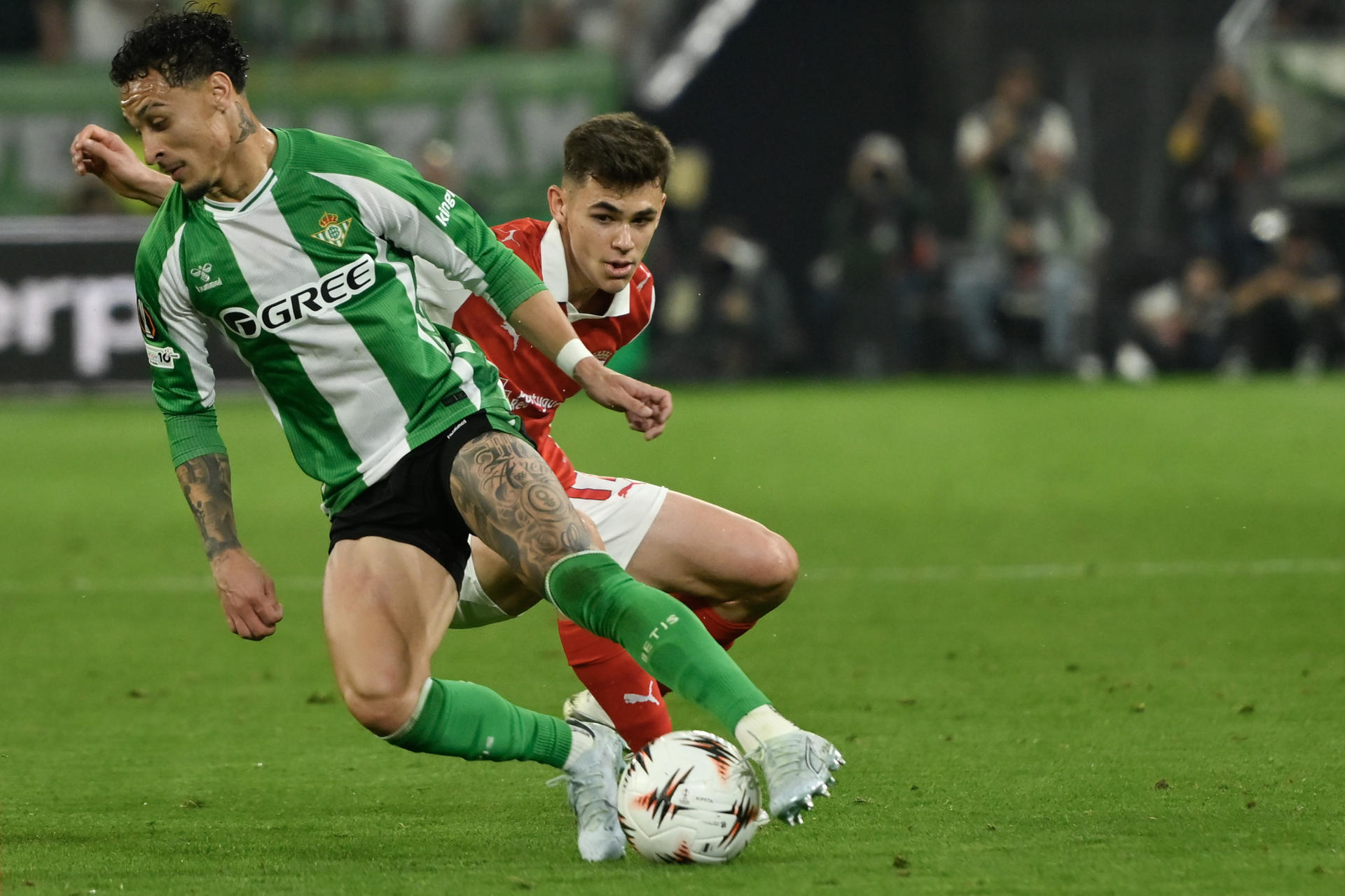 El brasileño Carvalho anota para que el Braga elimine al Betis