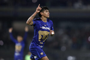 Robert Morales de Pumas celebra un gol este martes, durante un juego por la jornada 16 del torneo Clausura 2026 de la Liga MX, en el estadio Olímpico Universitario en Ciudad de México (México). EFE/Isaac Esquivel