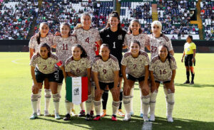 Fotografía oficial de grupo de la Selección Nacional femenil de México, p (México). imagen de Archivo EFE/Luis Ramírez