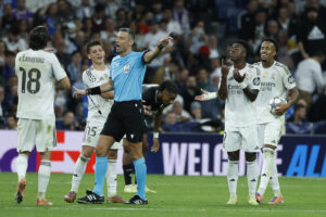 Fotografía de JuanJo Martín, en la que puede verse en una imagen de archivo del 22 de octubre de 2025 al árbitro esloveno Slavko Vincic, durante un partido de Liga de Campeones del Real Madrid. EFE