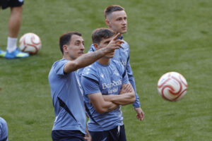 Mikel Oyarzabal, durante el entrenamiento de este viernes. EFE/ Julio Muñoz