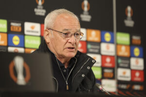 Foto de archivo del 12/03/2025 del exentrenador del Roma Claudio Ranieri.  EFE/Luis Tejido