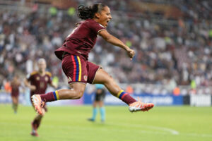 Kika Moreno, de Venezuela, celebra un gol durante un partido de la Liga de Naciones Femenina entre Venezuela y Bolivia en el estadio Metropolitano de Fútbol de Lara en Cabudare (Venezuela). EFE/Edison Suárez