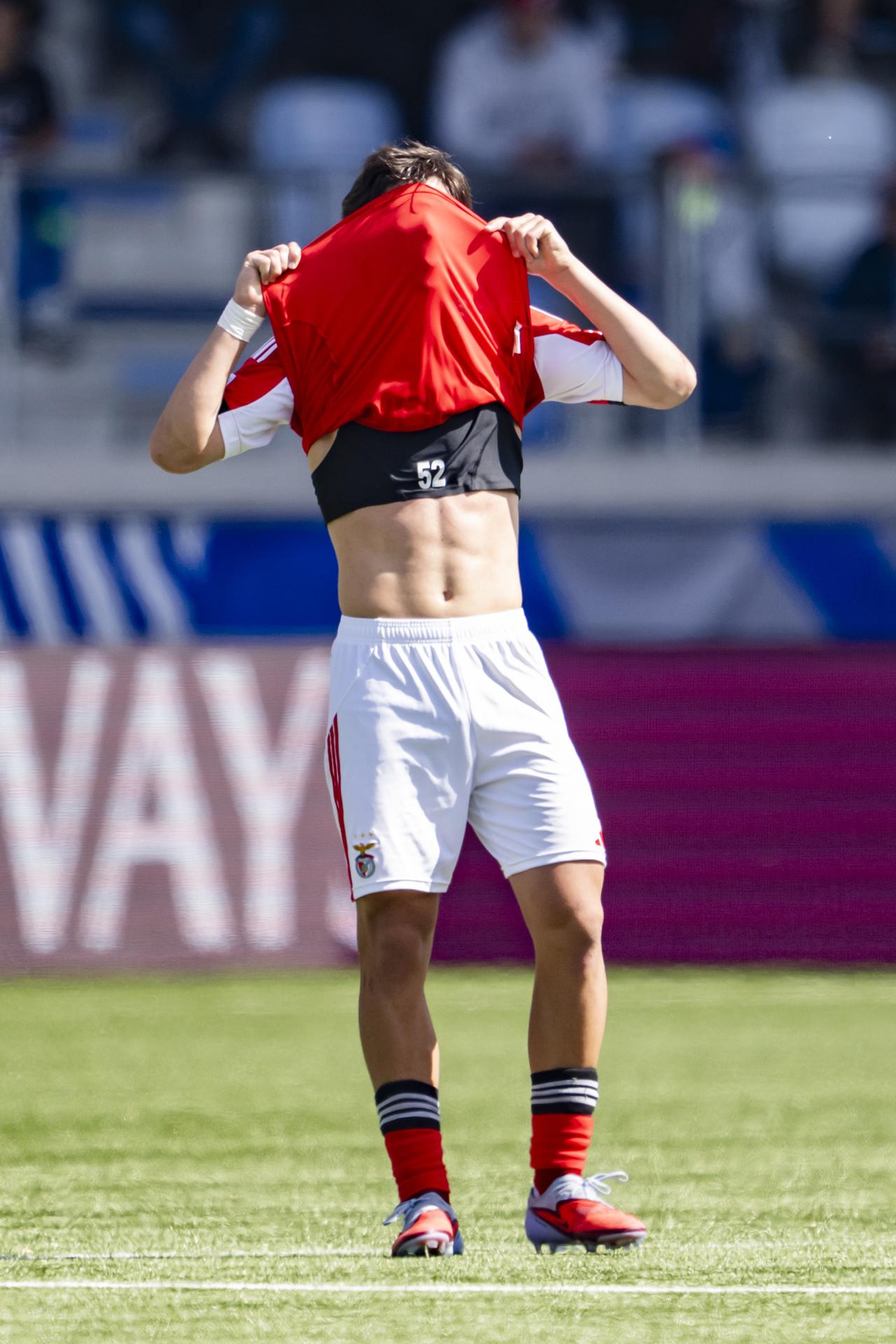 Coletta, durante el partido. EFE/EPA/JEAN-CHRISTOPHE BOTT
