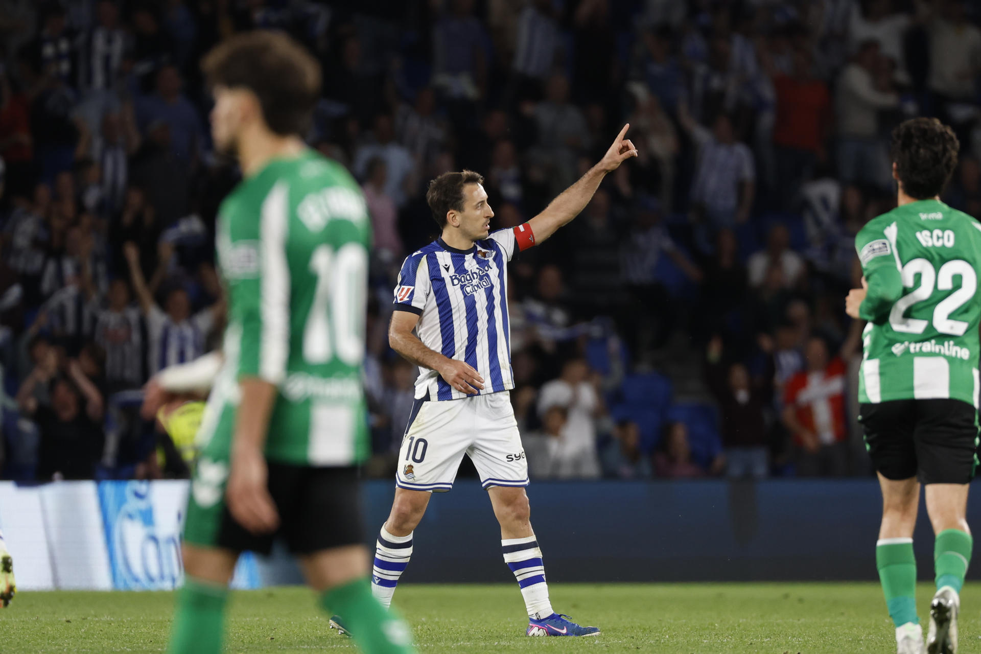 Gol del brasileño Antony para el Betis, que igualó Oyarzábal, de penalti en el añadido