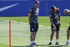 Simeone, durante el entrenamiento. EFE / Rodrigo Jiménez