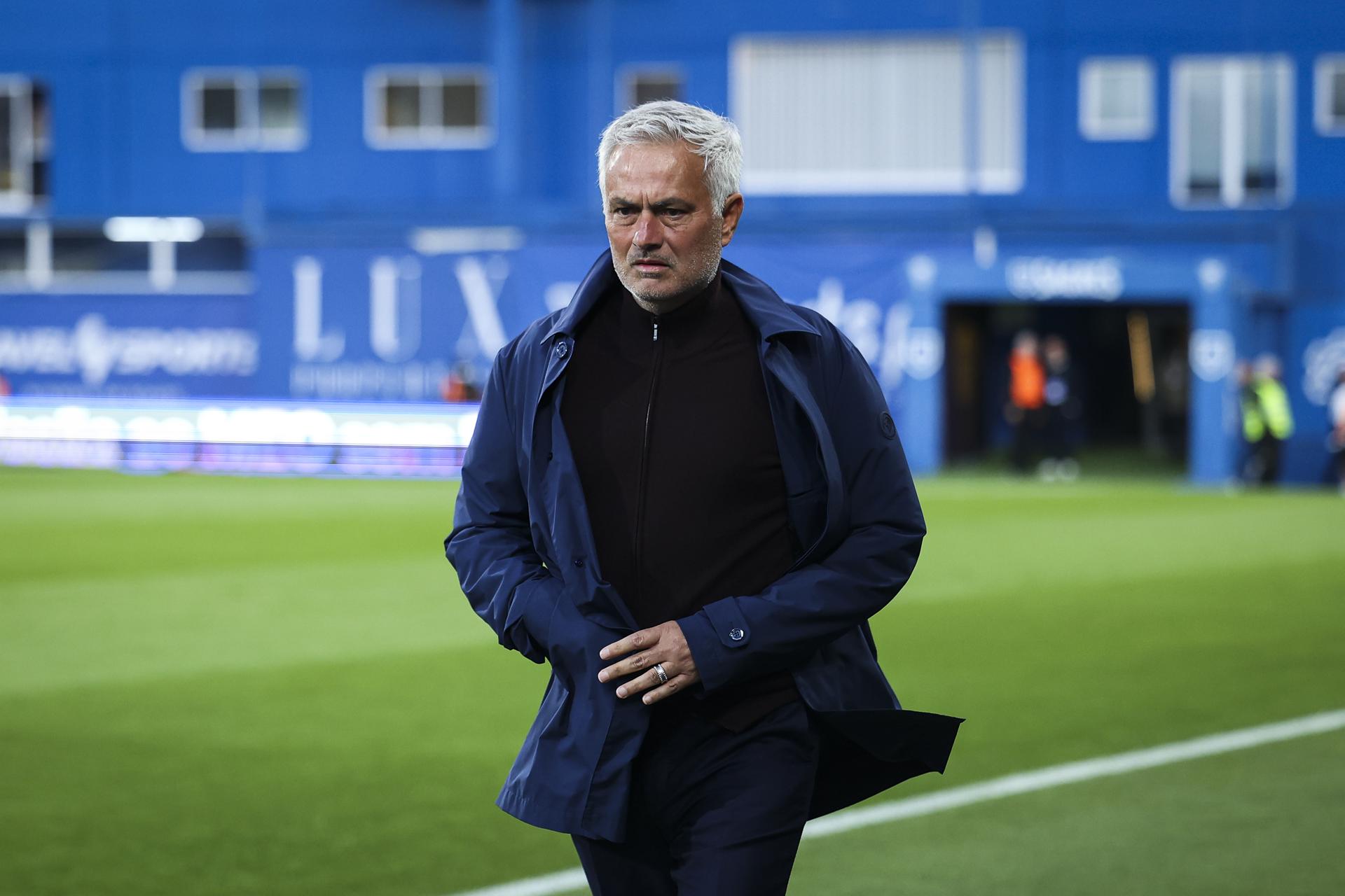 DT portugués Mourinho espera hablar con el Real Madrid la próxima semana