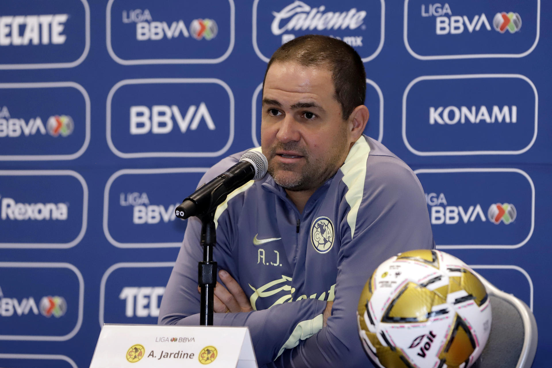 DT Brasileño Jardine no cree que haya favoritos entre América y Pumas