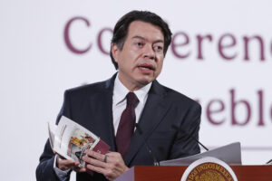 El secretario de Educación Pública (SEP) Mario Delgado habla en una rueda de prensa en el Palacio Nacional de la Ciudad de México (México). Imagen de archivo. EFE/ Mario Guzmán