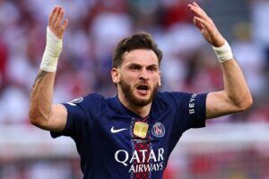 El georgiano del PSG Khvicha Kvaratskhelia en la final de la Liga de Campeones ante el Arsenal. EFE/EPA/ANNA SZILAGYI