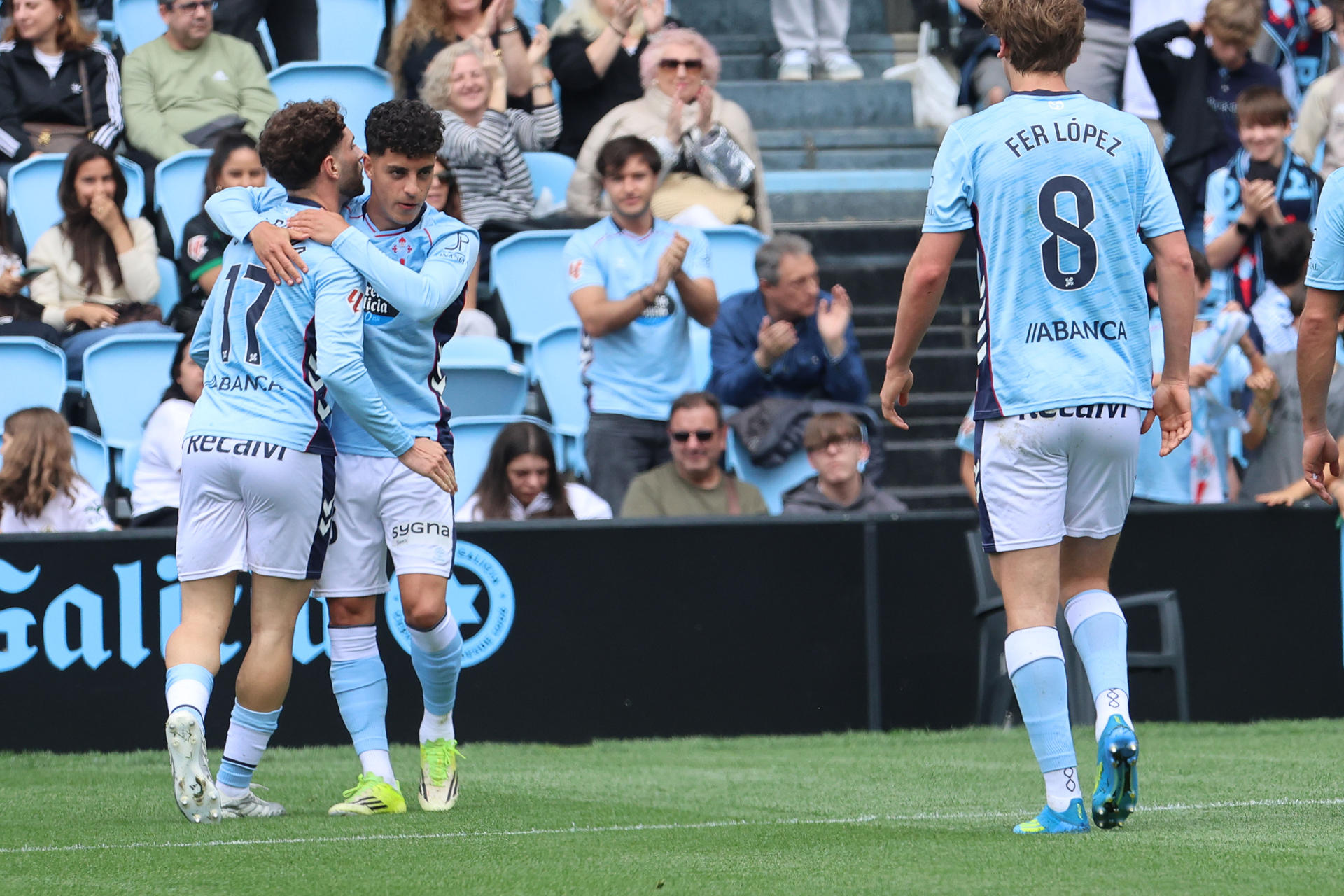 El Celta corta su mala racha y frena al Elche de los sudamericanos Dituro y Rodríguez