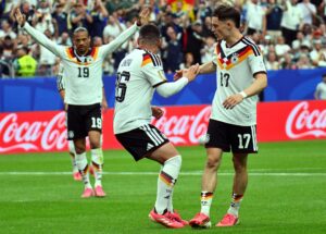 Alt ¡GOLPE DE AUTORIDAD! Alemán Havertz y curazoleño Comenencia marcan una noche histórica