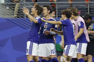 alt ¡RESCATE SAMURÁI! Japonés Kamada amarga el golpe neerlandés de Van Dijk