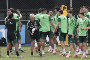 RANGEL GANA TERRENO a Ochoa para el