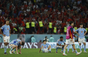 Jugadores de España, tras la eliminación ante Marruecos en los octavos de final del Mundial 2022. EFE/ Juanjo Martín