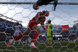 atl GOLPE VIKINGO: noruego Haaland firma doblete e iraquí Hussein no evita la goleada de Noruega