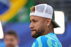 alt SE ACERCA EL REGRESO: Brasileño Neymar vuelve al campo y aumenta la ilusión de Brasil en el Mundial 2026