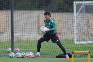 alt TALENTO BAJO PALOS: mexicoamericano Martínez entrena con colombianos Vargas, Ospina y Montero