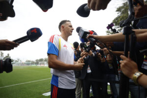 alt ALERTA EN EL DEBUT: colombianos Arias y Suárez piden respeto por Uzbekistán