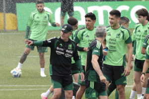 Selección mexicana: Jiménez, Quiñones y Alvarado afinan el ataque ante Sudáfrica