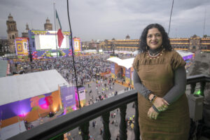 La secretaria de Turismo de la Ciudad de México, Alejandra Frausto, posa durante una entrevista con EFE este martes, en Ciudad de México (México). EFE/Isaac Esquivel