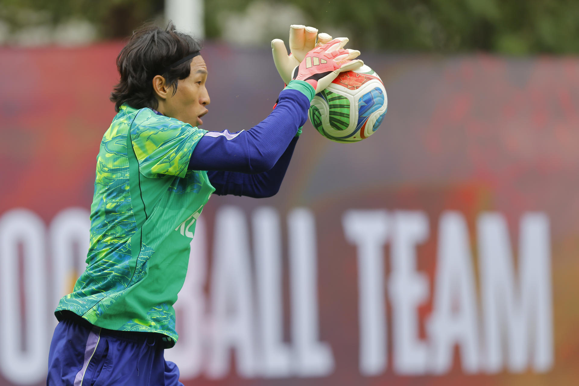 El guardameta de Corea del Sur, Kim Seung-Gyu entrena este domingo en Guadalajara (México). EFE/ Francisco Guasco