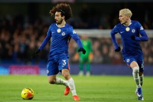 Fotografía de David Cliff, en la que puede verse en una imagen de archivo del 27 de diciembre de 2025 al español Marc Cucurella con la camiseta del Chelsea (i). EFE *Sólo uso editorial*