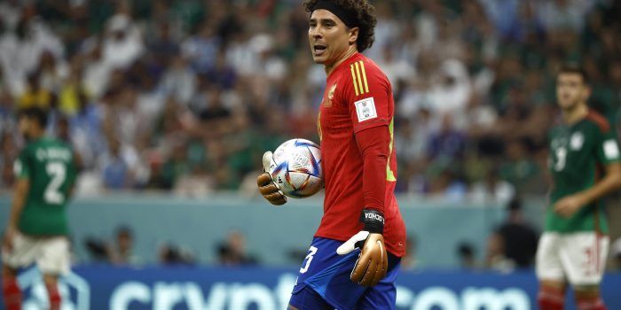 El portero mexicano Guillermo "Memo" Ochoa en un partido del Mundial de Catar. EFE/José Méndez/archivo