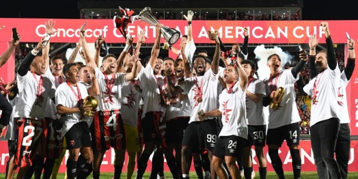 alt El Alajuelense de Costa Rica, se consagra tricampeón de la Copa Centroamericana