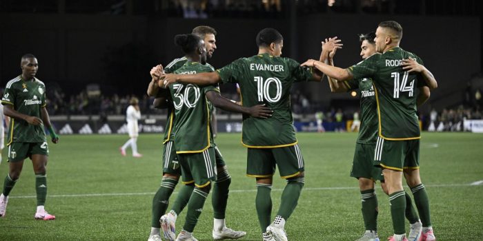 Evander en Portland Timbers con Santiago Moreno y Jonathan Rodríguez