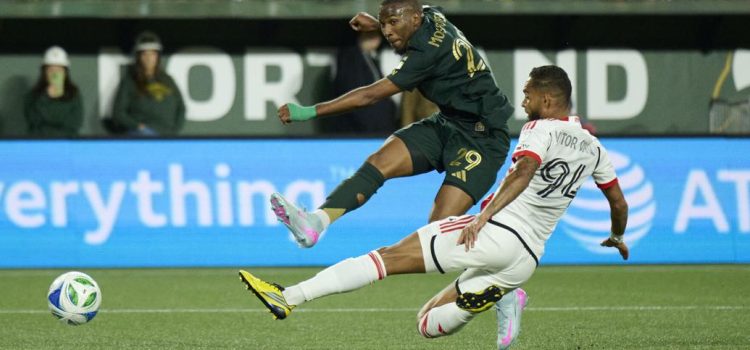 Juan Mosquera de Portland Timbers ante Vítor Costa de San Jose Earthquakes