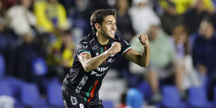 San Luis' Uruguayan midfielder #08 Juan Manuel Sanabria celebrates after scoring the opening goal during the Liga MX Clausura tournament football match between America and San Luis at Ciudad de los Deportes Stadium in Mexico City on January 14, 2026. (Photo by Rodrigo Oropeza / AFP)