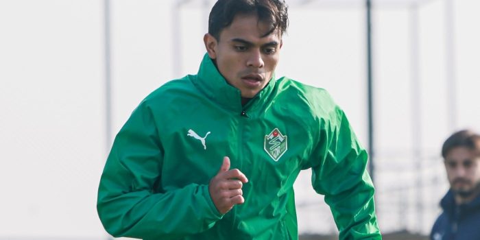 Aaron Suarez, tico en Turquia