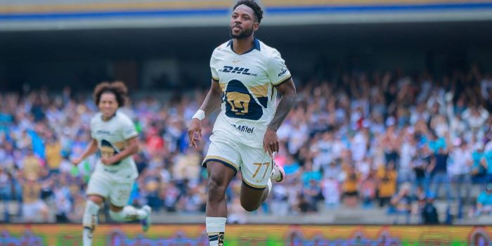 alt El colombiano Álvaro Angulo desaloja a Cruz Azul