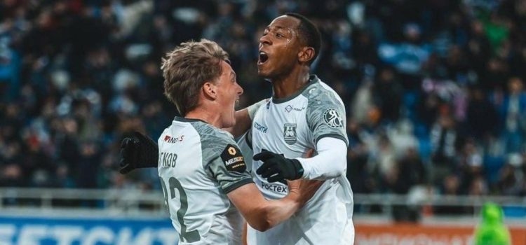 Brayan Gil, salvador - Rusia