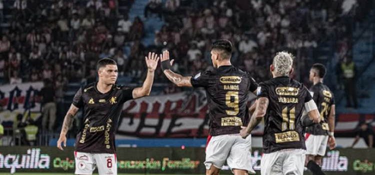 alt El peruano Luis Ramos se destaca en la victoria de América de Cali
