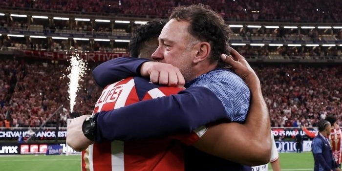Chivas Sandoval Milito Mexico