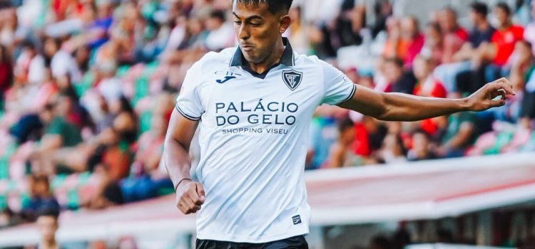 Costarricense Alvaro Zamora