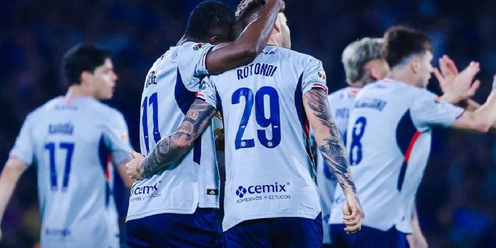 alt El argentino Carlos Rotondi le da el título a Cruz Azul