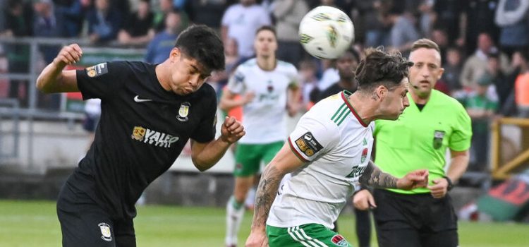 Cork City's Ruairi Keating wins the ball ahead of Athlone Town's German Fuentes Rodriguez, during their SSE Airtricity League Division 1 clash at Turner's Cross.
Picture: David Keane.
EEjob Echo Sport
09.08.2024
