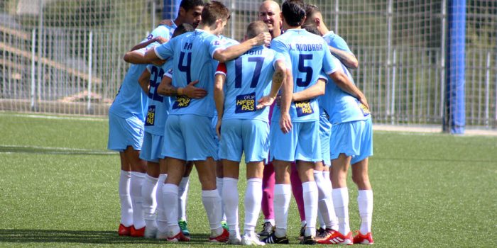 alt ¡Honduras Celebra! Joven se convierte en nuevo legionario en Europa