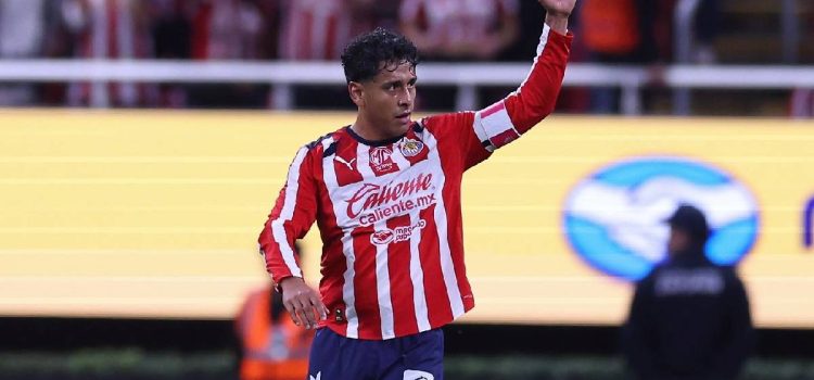 alt Chivas sigue a la espera del mexicano Luis Romo