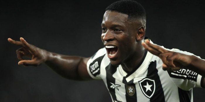 alt El panameño que tiene encantado Ancelotti y se posiciona en un grande de Brasil