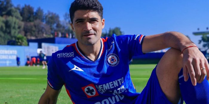 alt El argentino Nicolás Ibáñez pisa fuerte en el ataque de Cruz Azul