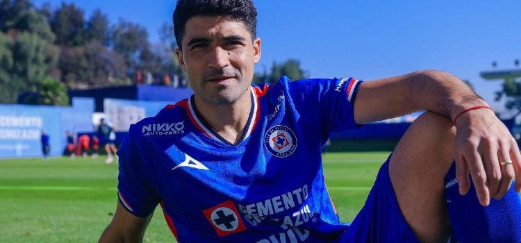 alt El argentino Nicolás Ibáñez pisa fuerte en el ataque de Cruz Azul